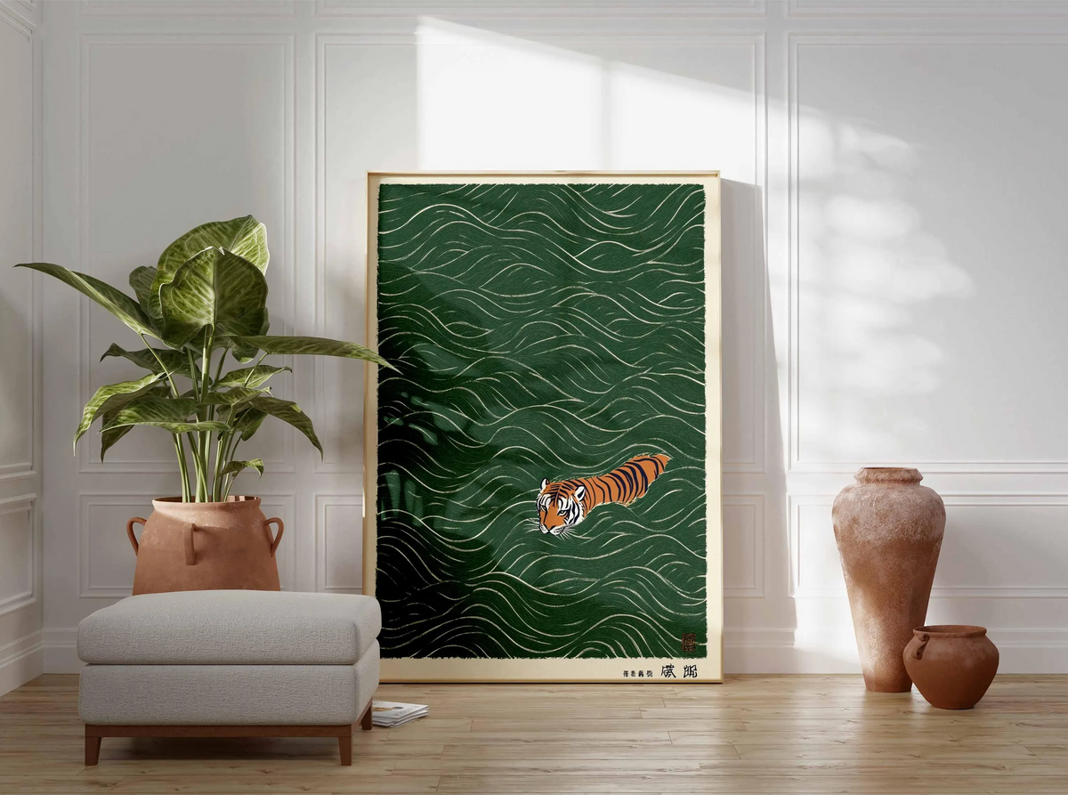 Japońska grafika z pływającym tygrysem, dekoracja ścienna w stylu vintage ukiyo-e, minimalistyczny plakat ze zwierzęciem, dekoracja z tygrysem inspirowana sztuką azjatycką
